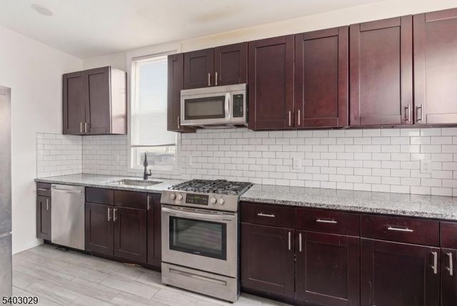 36 Tillinghast St, Newark City, NJ 07108