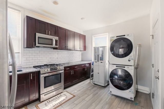 36 Tillinghast St, Newark City, NJ 07108