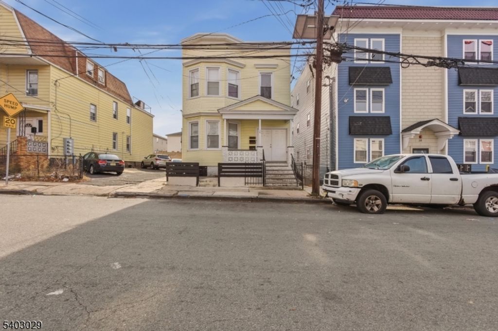 36 Tillinghast St, Newark City, NJ 07108