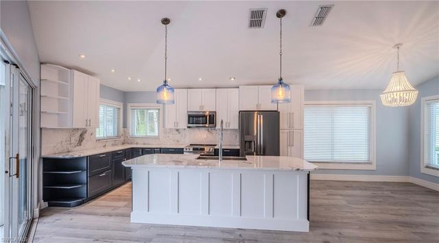 20978 Country Barn DR, Estero, FL 33928