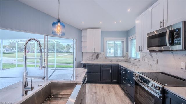 20978 Country Barn DR, Estero, FL 33928