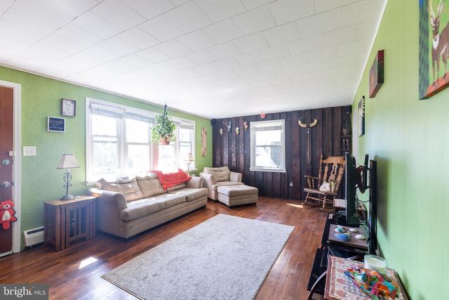 302 SPRING AVE, Croydon, PA 19021
