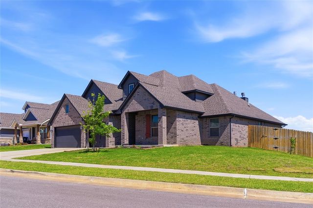 10101 NW 139th Circle, Yukon, OK 73099