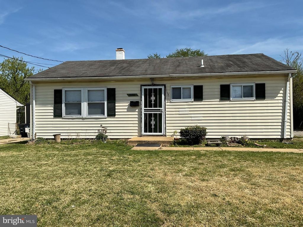 Image 1 of property listing at 2520 NEWGLEN AVE, District Heights, MD 20747