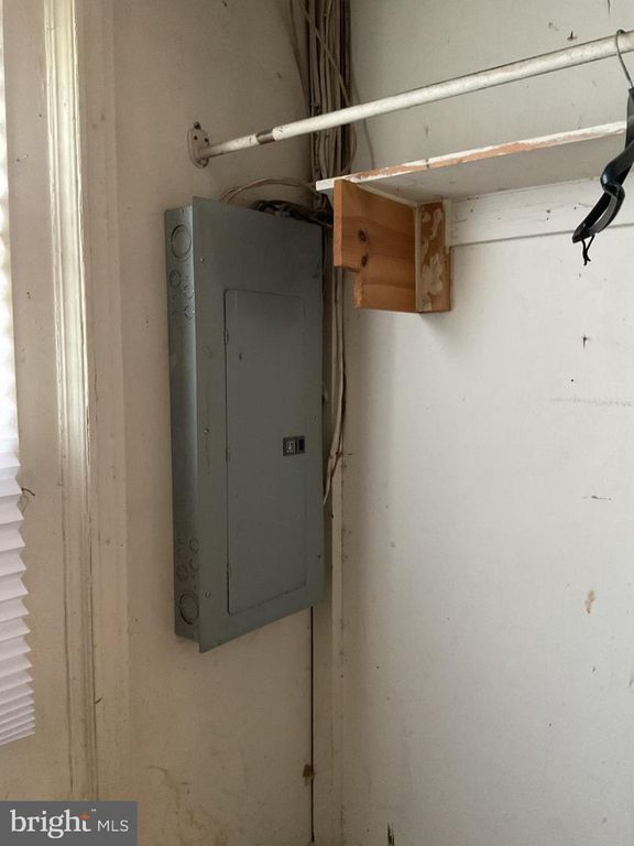 Image 11 of property listing at 2520 NEWGLEN AVE, District Heights, MD 20747