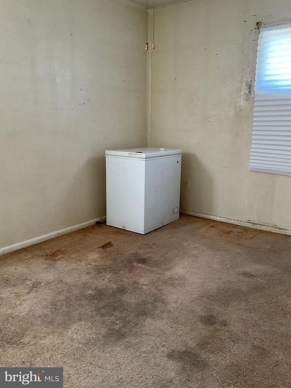 Image 12 of property listing at 2520 NEWGLEN AVE, District Heights, MD 20747