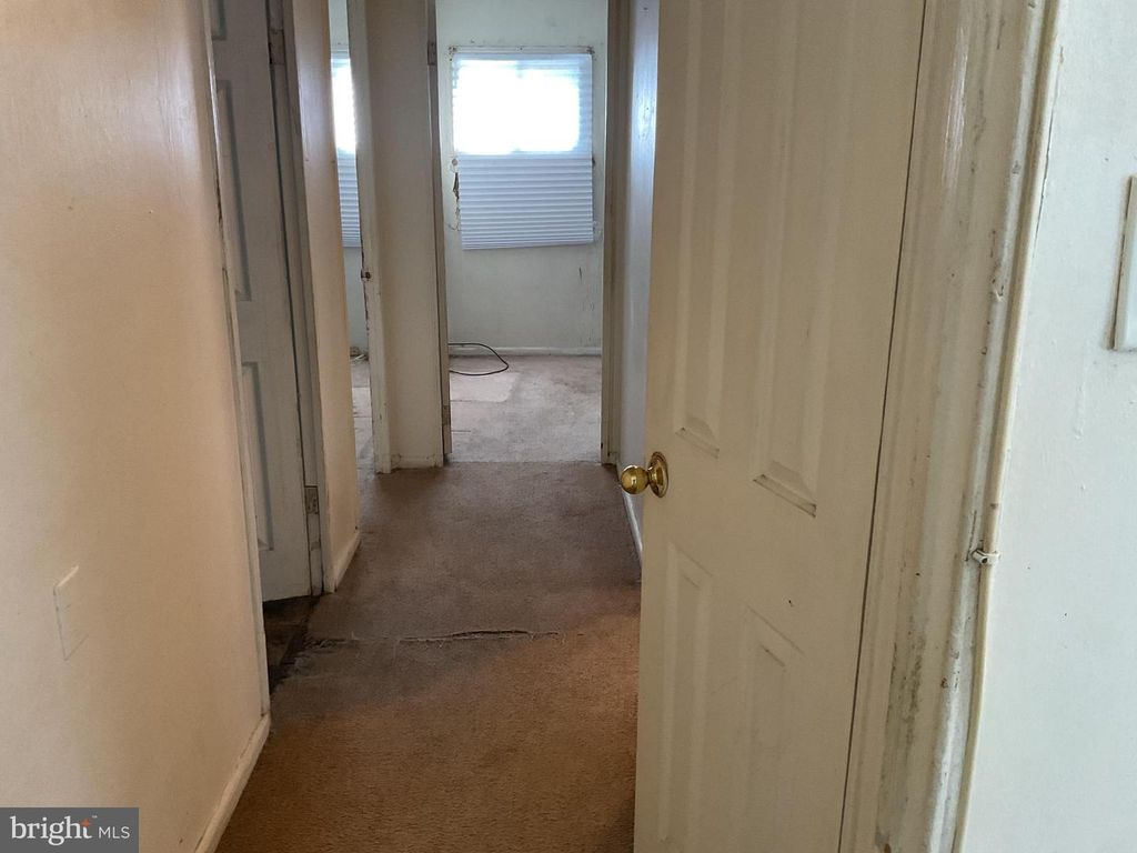 Image 6 of property listing at 2520 NEWGLEN AVE, District Heights, MD 20747