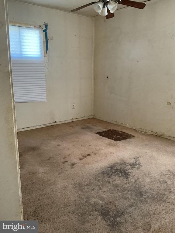 Image 8 of property listing at 2520 NEWGLEN AVE, District Heights, MD 20747