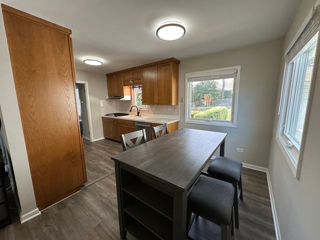 4038 Forest Avenue, Downers Grove, IL 60515