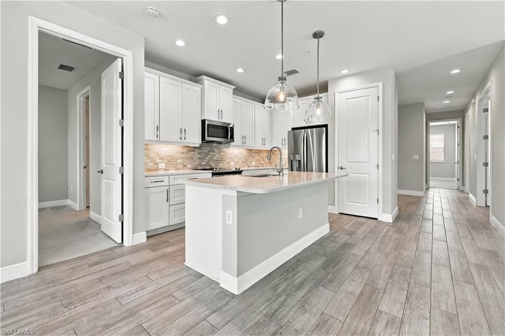 2626 Seychelles CIR 1405, NAPLES, FL 34112 — photo 2