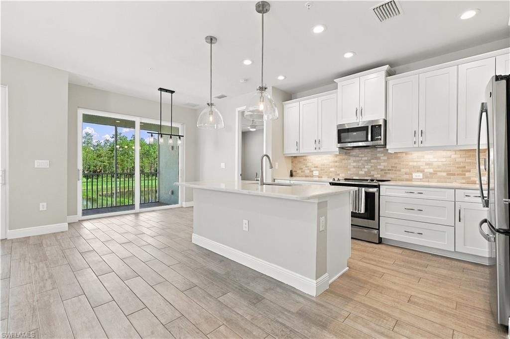 2626 Seychelles CIR 1405, NAPLES, FL 34112 — photo 3