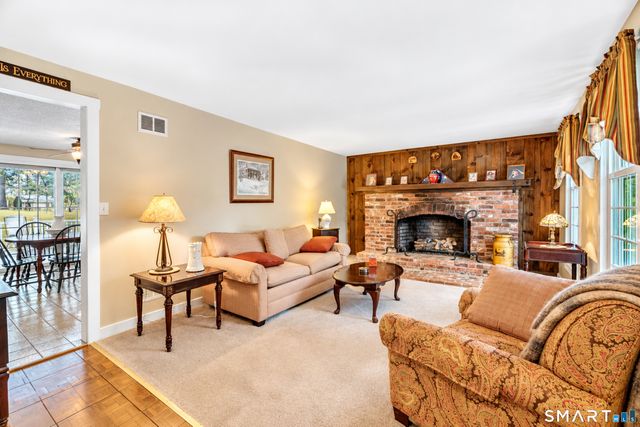 21 Perkins Drive, Wallingford, CT 06492