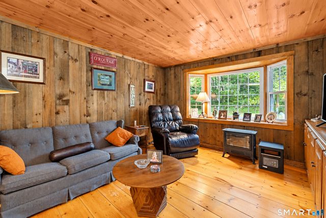 21 Perkins Drive, Wallingford, CT 06492