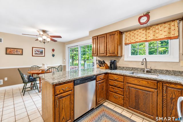 21 Perkins Drive, Wallingford, CT 06492