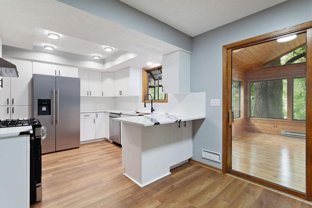 5725 Northport Drive, Brooklyn Center, MN 55429 — photo 2
