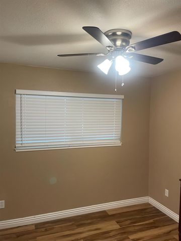 8712 Elk Way, Elk Grove, CA 95624