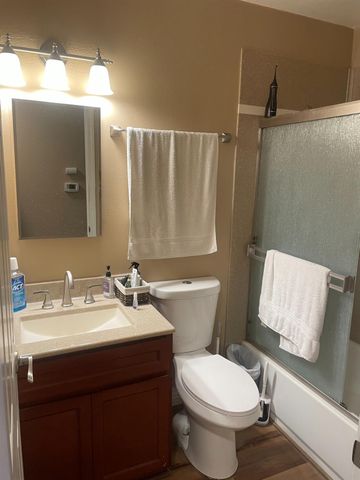 8712 Elk Way, Elk Grove, CA 95624