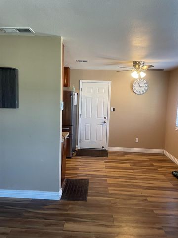 8712 Elk Way, Elk Grove, CA 95624