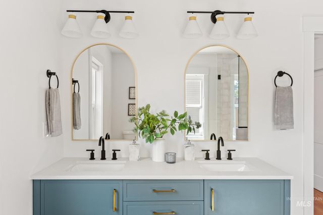 521 E Idaho Ave, Meridian, ID 83642