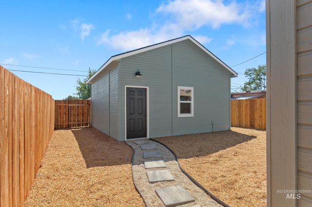 521 E Idaho Ave, Meridian, ID 83642