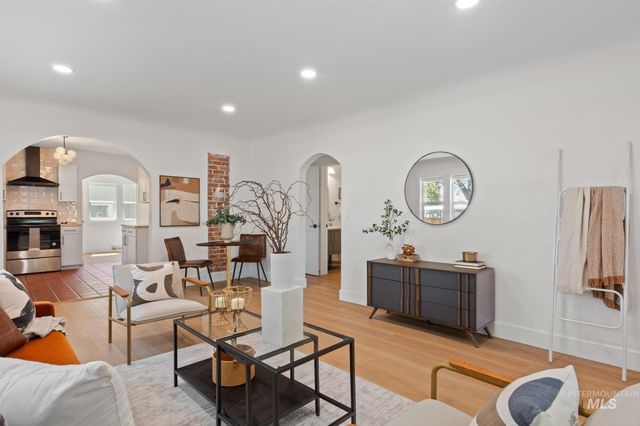 521 E Idaho Ave, Meridian, ID 83642