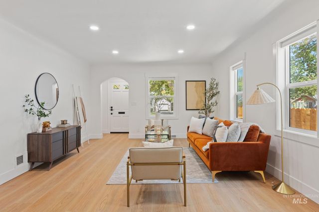 521 E Idaho Ave, Meridian, ID 83642