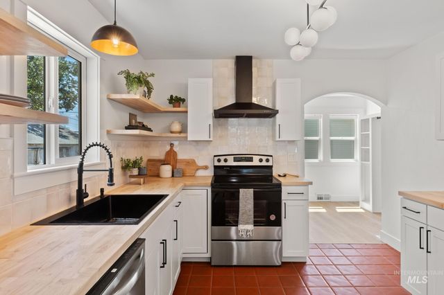 521 E Idaho Ave, Meridian, ID 83642