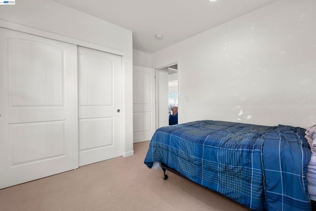 8957 Lawlor St, Oakland, CA 94605
