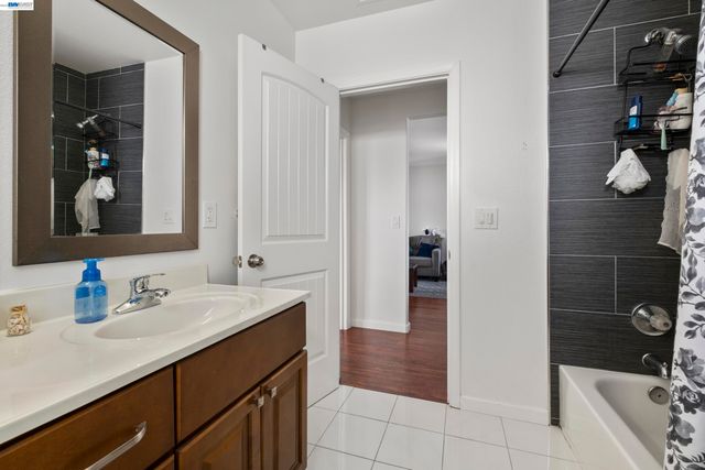 8957 Lawlor St, Oakland, CA 94605