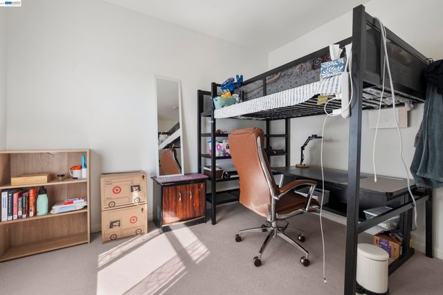 8957 Lawlor St, Oakland, CA 94605
