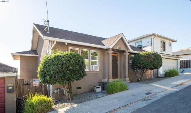 8957 Lawlor St, Oakland, CA 94605