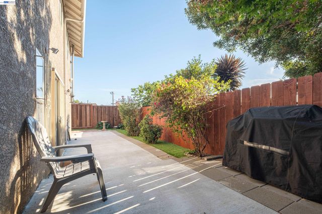 8957 Lawlor St, Oakland, CA 94605