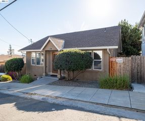 8957 Lawlor St, Oakland, CA 94605