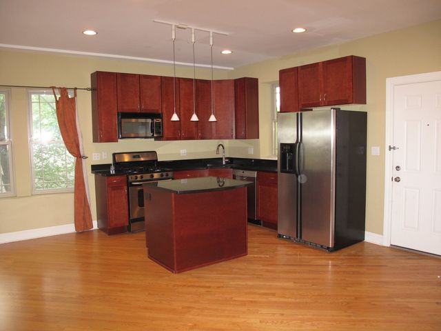 911 Maple Avenue 2N, Evanston, IL 60202