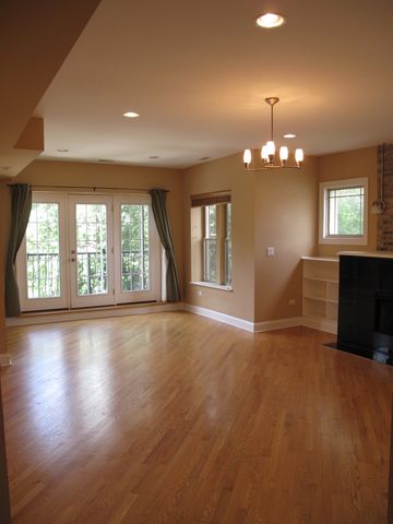 911 Maple Avenue 2N, Evanston, IL 60202