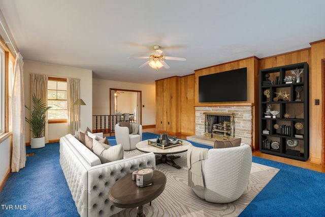 371 North Holston River Drive, Kingsport, TN 37660