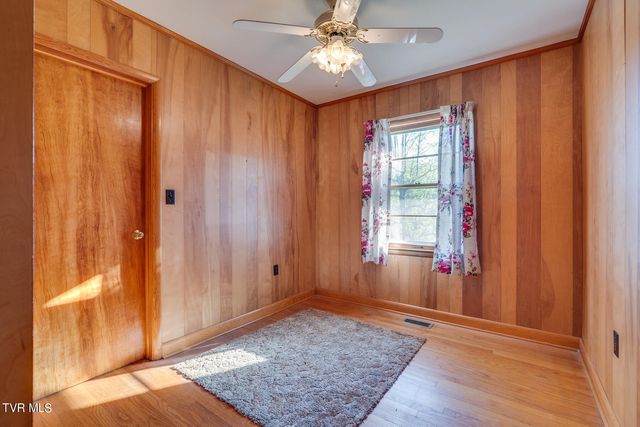 371 North Holston River Drive, Kingsport, TN 37660