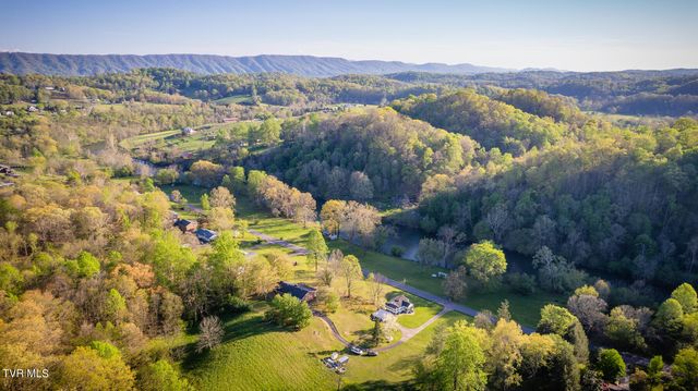 371 North Holston River Drive, Kingsport, TN 37660