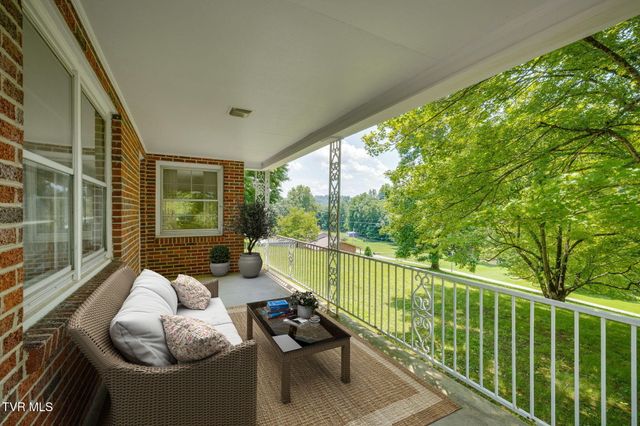 371 North Holston River Drive, Kingsport, TN 37660