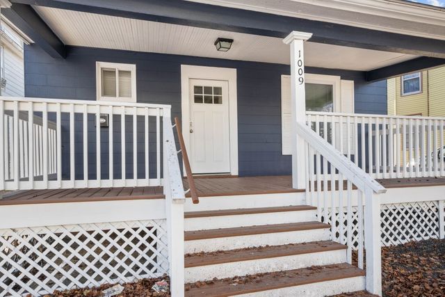 1009 Arlington Court, Davenport, IA 52803