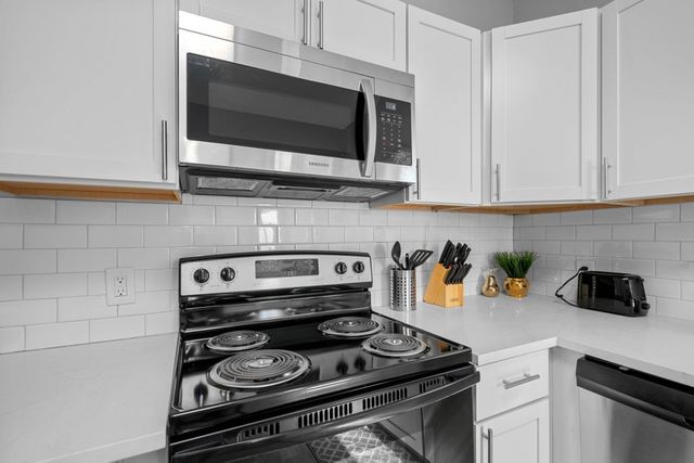 1009 Arlington Court, Davenport, IA 52803