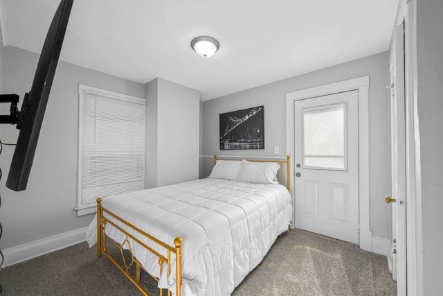 1009 Arlington Court, Davenport, IA 52803