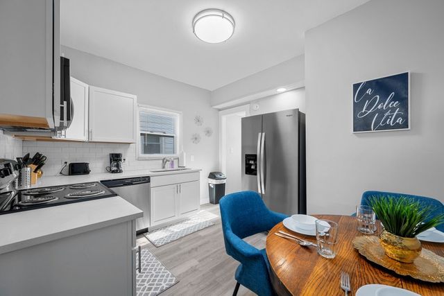 1009 Arlington Court, Davenport, IA 52803