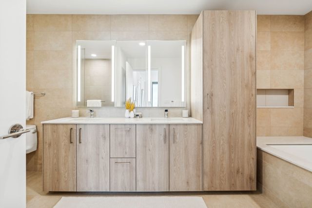 211 N Harbor Drive 3406, Chicago, IL 60601
