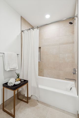 211 N Harbor Drive 3406, Chicago, IL 60601