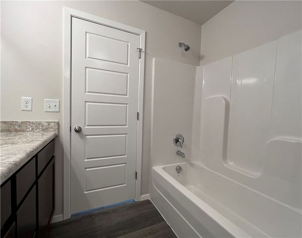 3231 Red Tail Way, Farmington, AR 72730