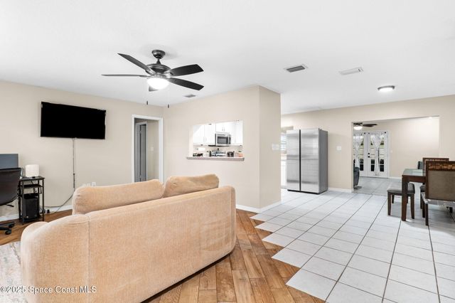 999 Emerald Road SE, Palm Bay, FL 32909