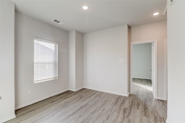 5104 Applegate Drive, Fort Worth, TX 76119