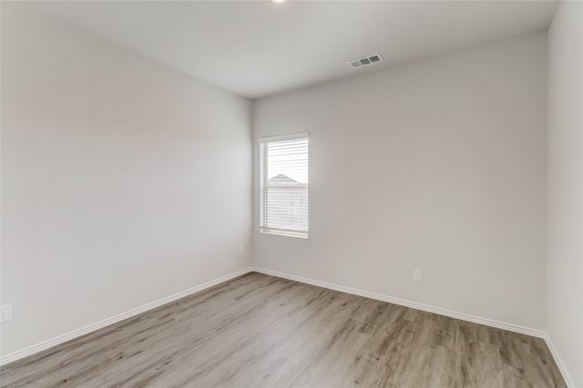 5104 Applegate Drive, Fort Worth, TX 76119