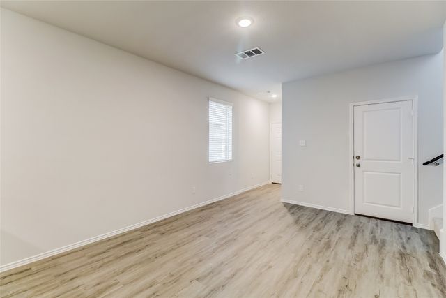 5104 Applegate Drive, Fort Worth, TX 76119